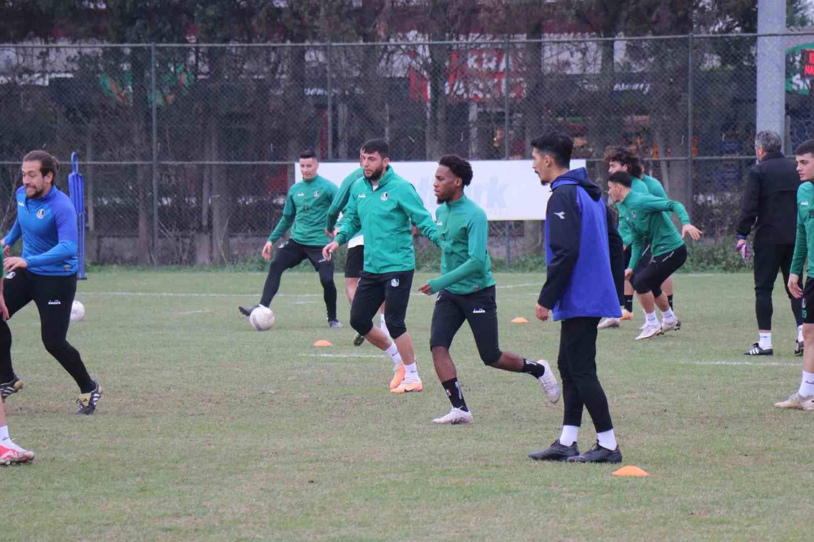 Sakaryaspor, Tuzlaspor müsabakasının hazırlıklarını sürdürdü