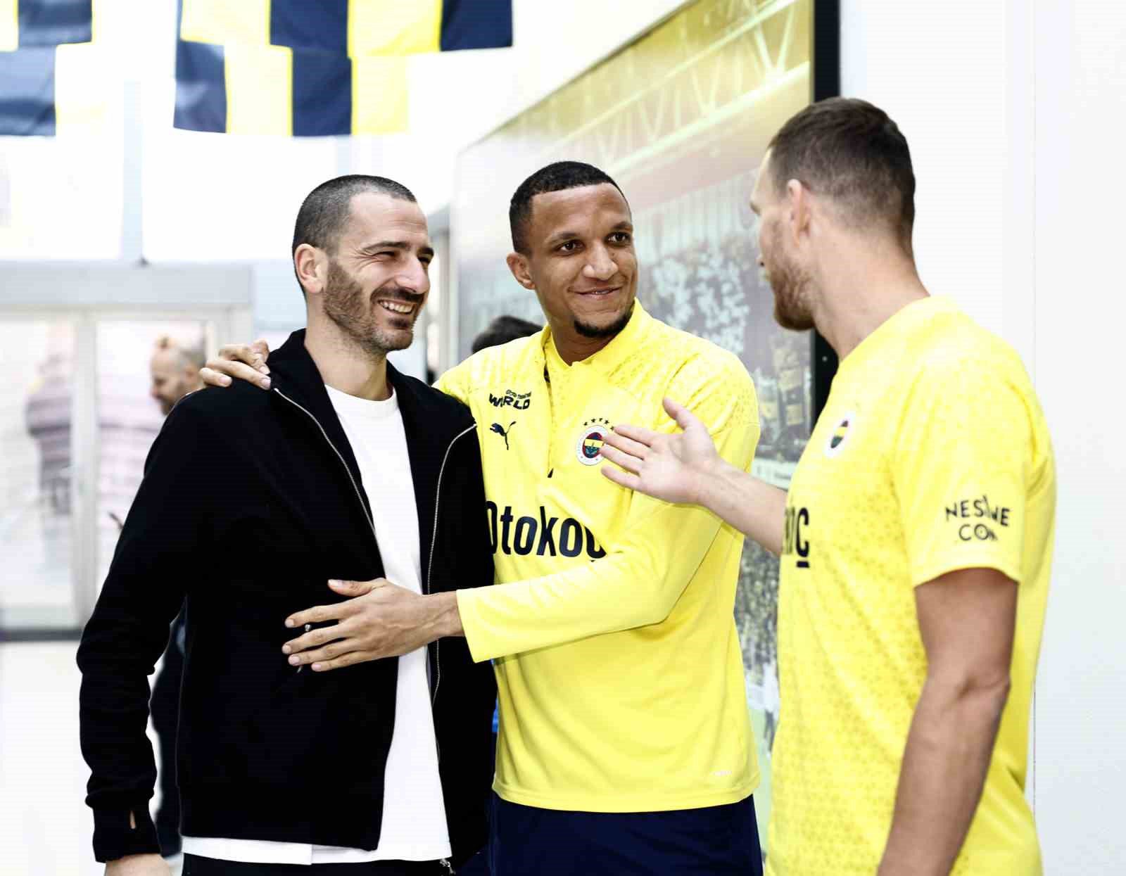 Fenerbahçe’nin yeni transferi Bonucci, takım arkadaşlarıyla bir araya geldi