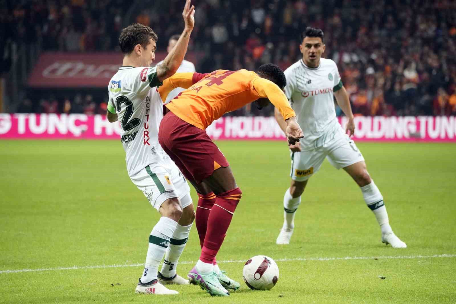 Trendyol Süper Lig: Galatasaray: 0 - Konyaspor: 0 (İlk yarı)