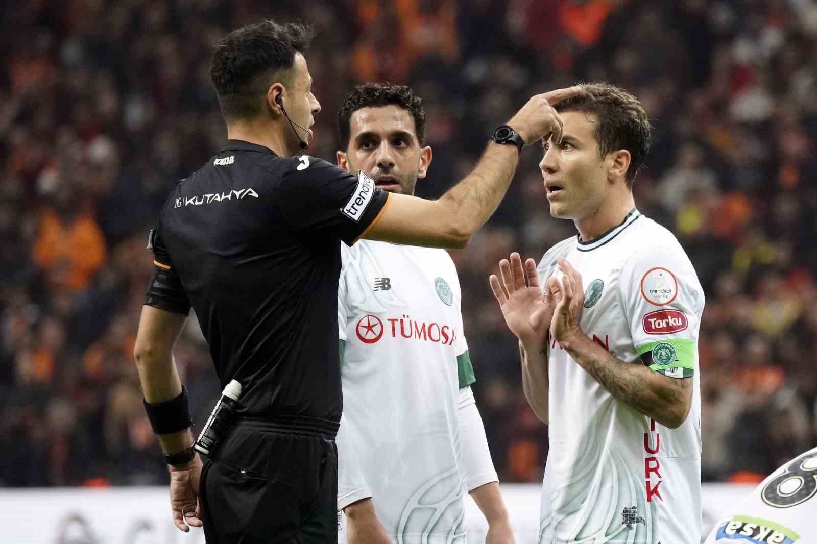 Trendyol Süper Lig: Galatasaray: 0 - Konyaspor: 0 (İlk yarı)