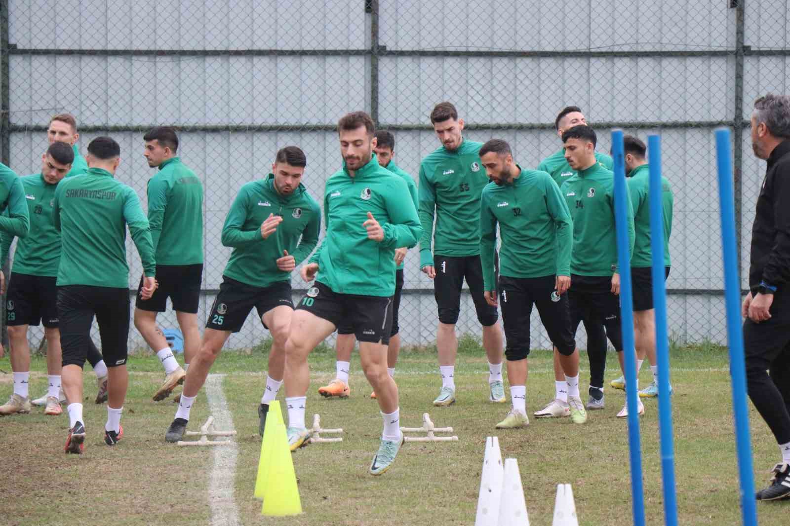 Sakaryaspor, Tuzlaspor müsabakasının hazırlıklarını sürdürdü