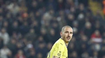 Leonardo Bonucci birinci defa forma giydi