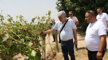 Manisa Büyükşehir ve Alaşehir Belediyeleri afetzedelerin yanında