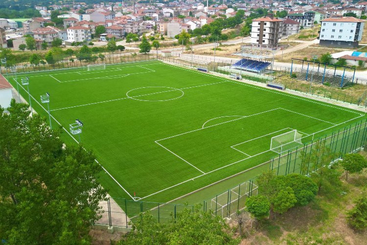 İnegöl’de Yeniceköy Futbol Sahası yenilendi