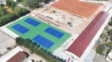 Kocaeli’de Tenis Merkezi’nde balon kortlar boyandı