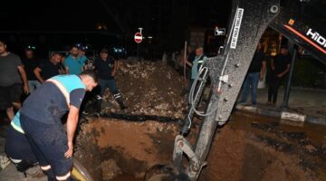 Manisa’da ekipler gece boyunca çalışarak arızayı giderdi