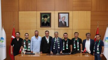 Sakaryaspor’un yeni yönetimininden Başkan Alemdar’a ziyaret