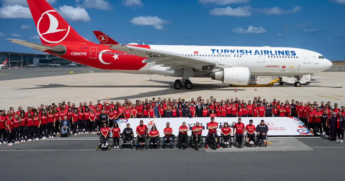 Paralimpik sporcular Paris’e uğurlandı