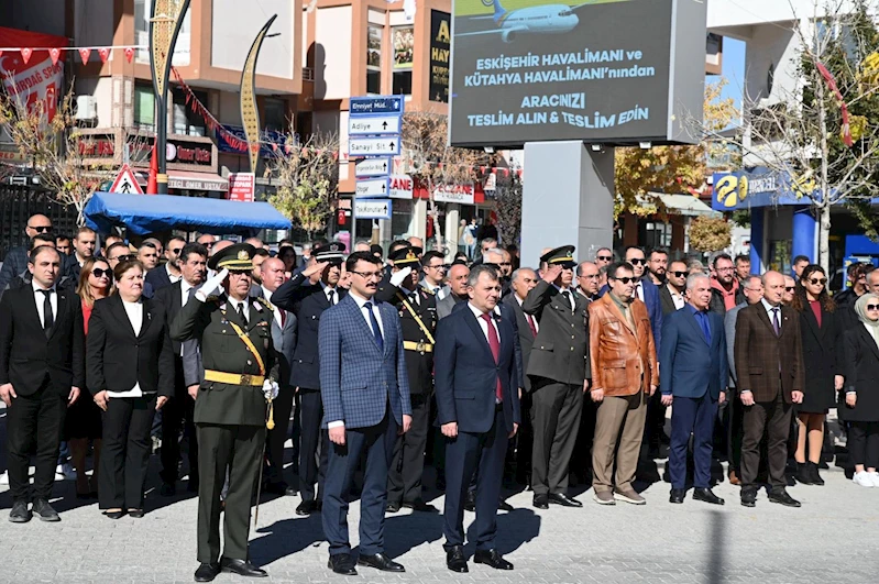 Emirdağ'da Cumhuriyet Coşkusu: Çelenk Sunma Töreni